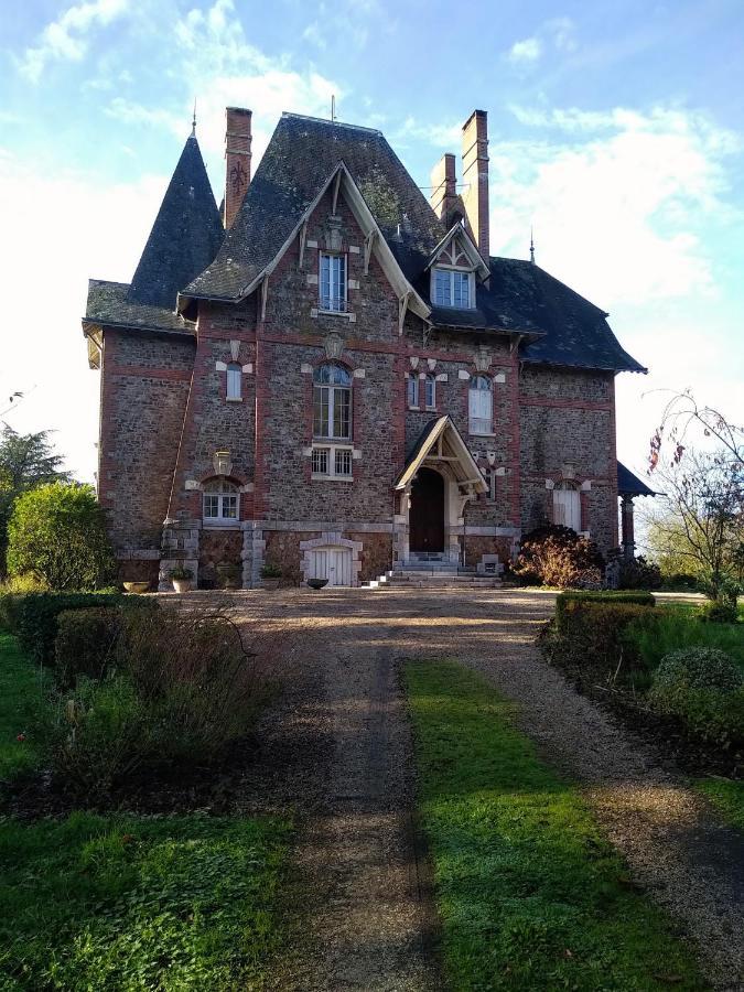 Le Manoir Des Rochers Bouere Exteriör bild