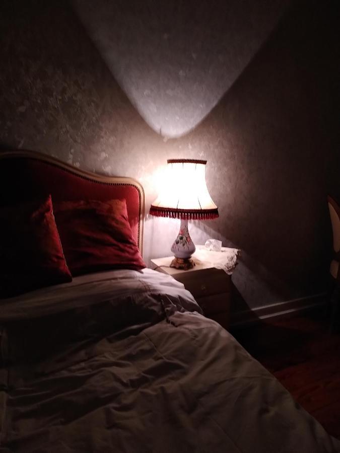 Le Manoir Des Rochers Bouere Exteriör bild