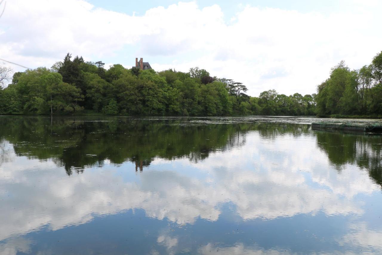 Le Manoir Des Rochers Bouere Exteriör bild